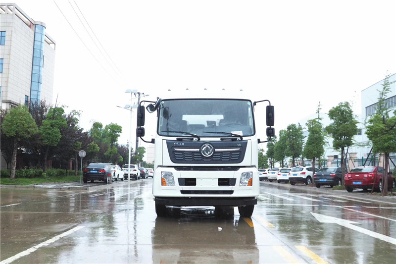 東風天龍后八輪20噸噴霧車，國六綠化噴灑車