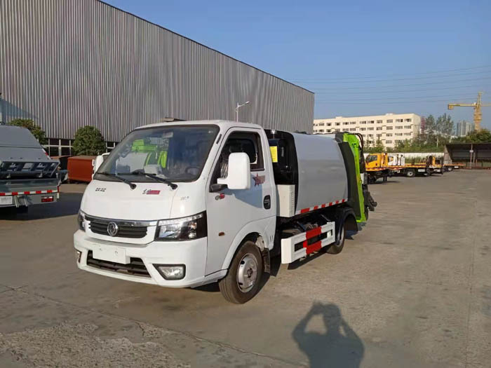 國(guó)六3方東風(fēng)途逸藍(lán)牌壓縮垃圾車
