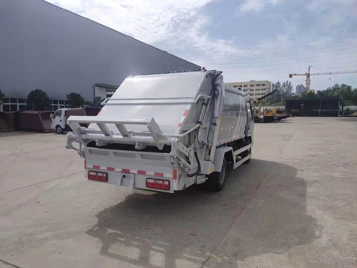 國六6方東風多利卡壓縮垃圾車