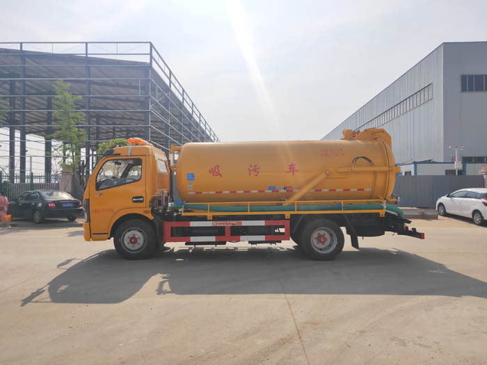 國六東風(fēng)大多利卡8方吸污車